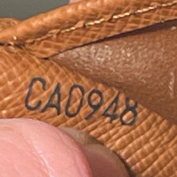 1998 Vintage Louis Vuitton Agenda Monogram Wallet; CA0948; made in Spain - Picture 6 of 13